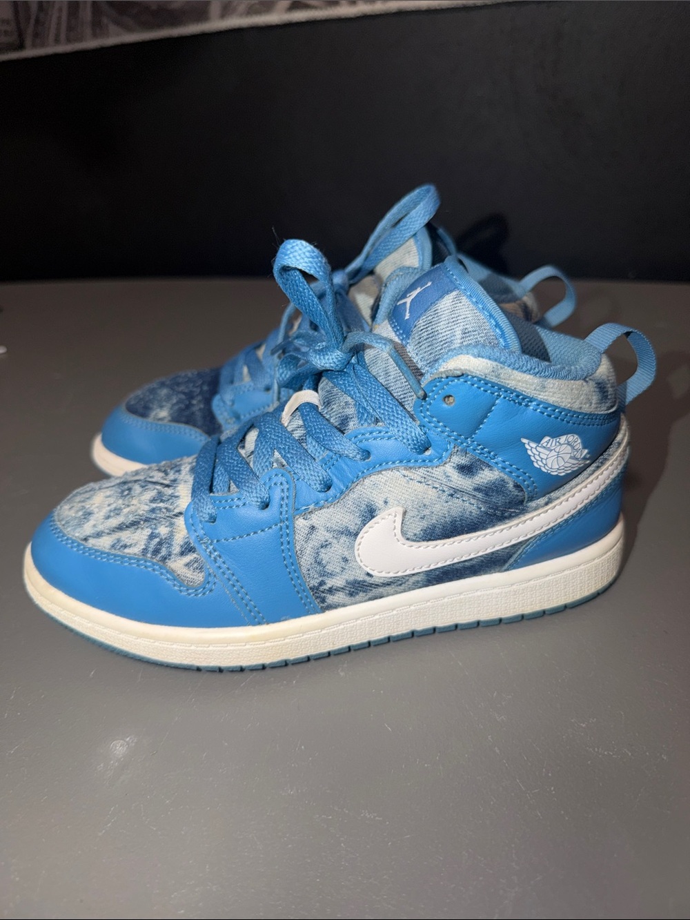Nike Air Jordan 1 Mid washed denim in boys size 2.5